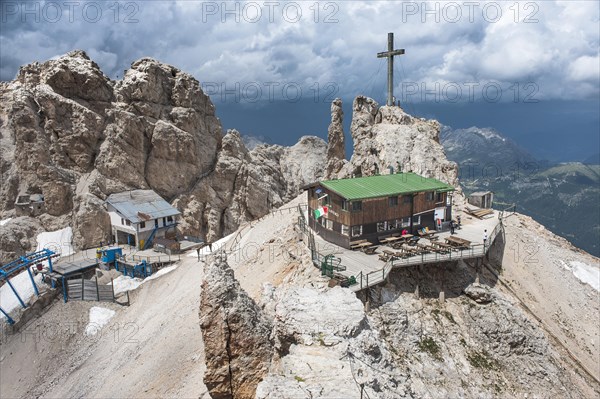 Lorenzihutte refuge