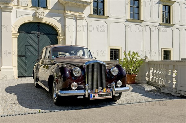 Bentley S1