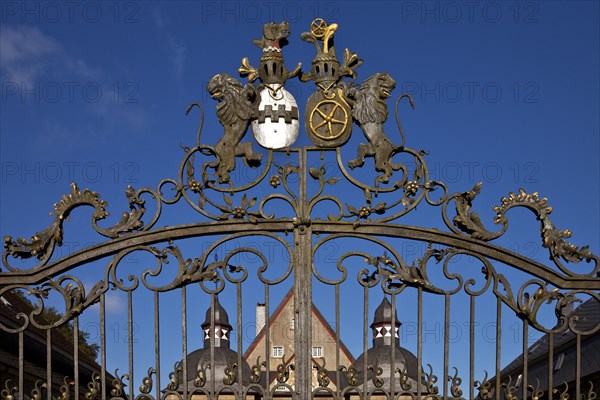 Entrance gate of Schloss Neuenhof castle