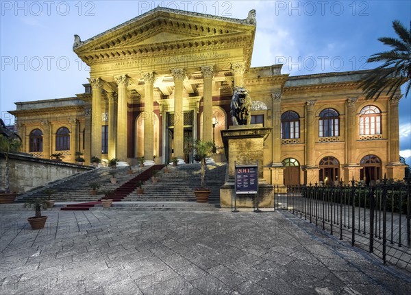 Teatro Massimo at dusk