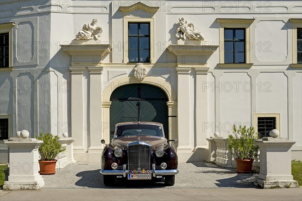 Bentley S1