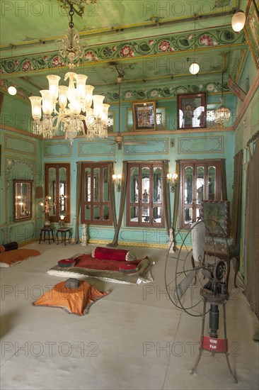 Former living room in the City Palace of the Maharaja