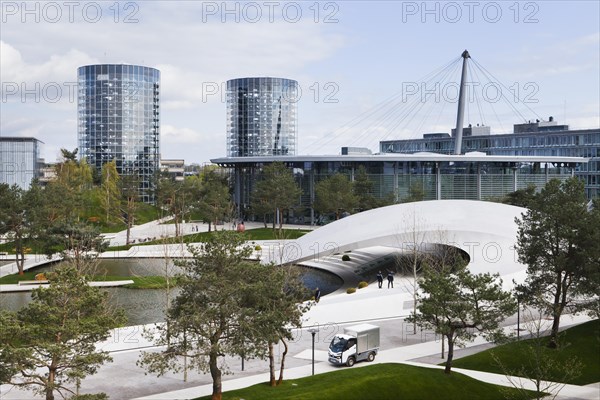 Car towers at the customer center