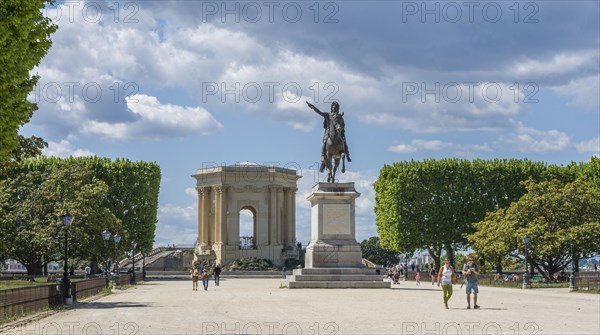 Place Royale du Peyrou with equestrian statue of Louis XIV and Chateau d'Eau