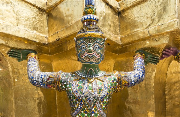 Yaksha statue at golden Chedi