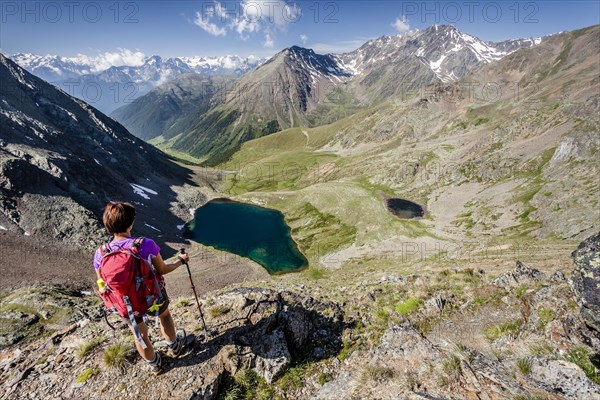 Mountaineers during the ascent on the Kortscher Schafsberg in Schnals