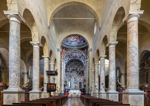 Nave Interior