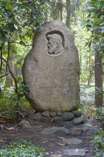 Grave of Heinrich Zille at Suedwestkirchhof cemetery Stahnsdorf