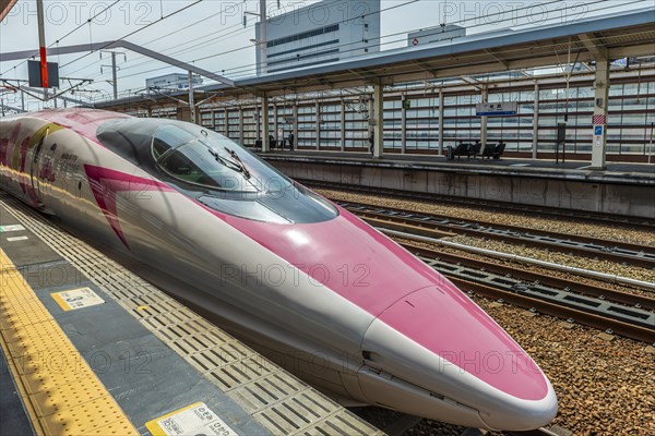 Hello Kitty Shinkansen