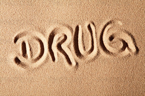 The word DRUG