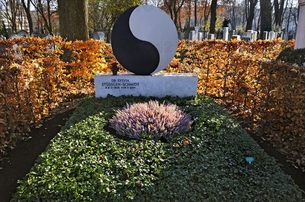 Yin and Yang symbol on grave