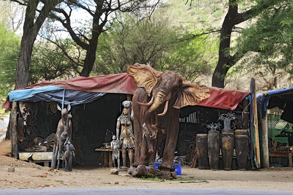 Market of the carvers