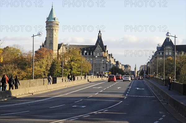 Road over the Adolphe Bridge towards the building of the Staatssparkasse