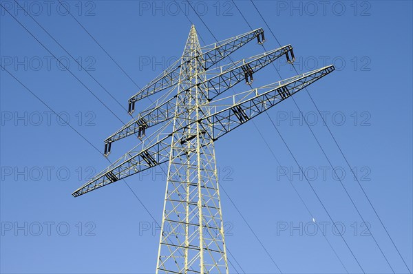 Electricity pylon