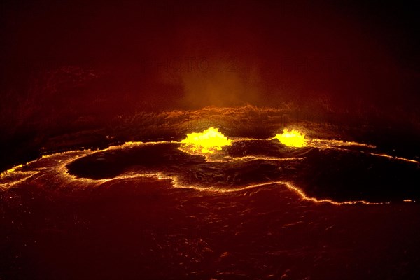 Volcanic eruptions at the south crater of the Mt Ertale volcano
