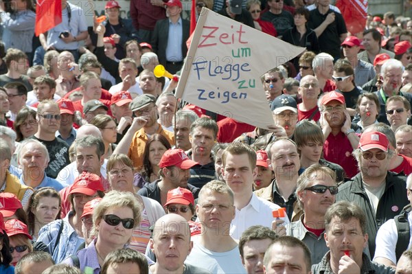 Banner 'Zeit um Flagge zu zeigen'