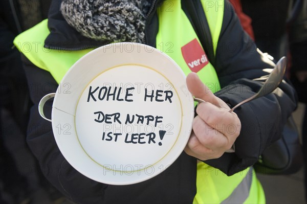 Plate with the message