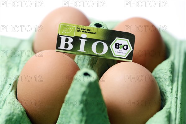 Hen's eggs with organic seal