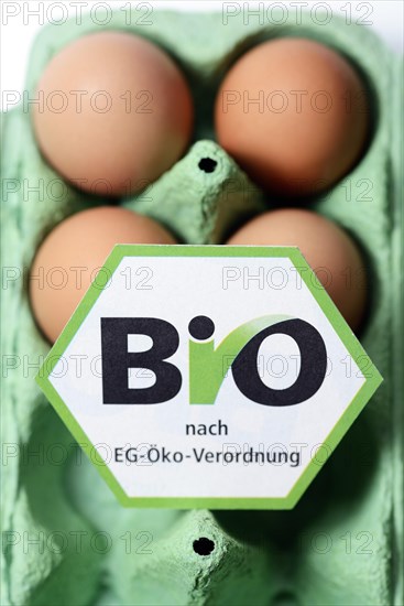 Hen's eggs with organic seal