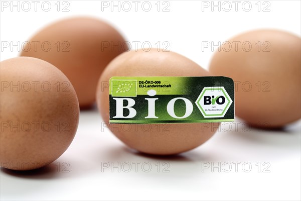 Hen's eggs with organic seal