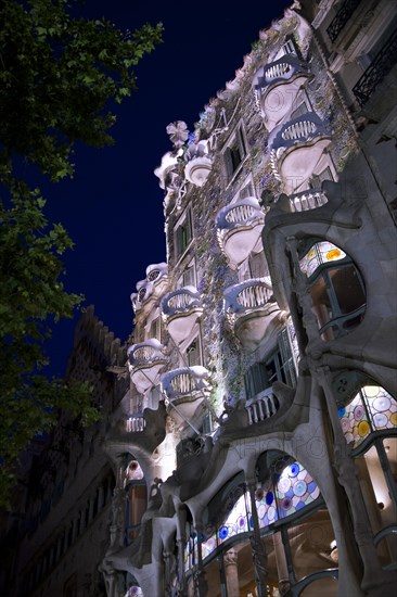 Casa Batllo at night