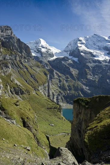 Oeschinensee lake