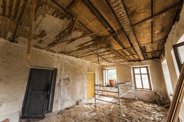 Dead floor of a ceiling in need of renovations