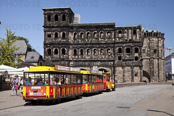 Roemer Express' sightseeing train in front of the Porta Nigra