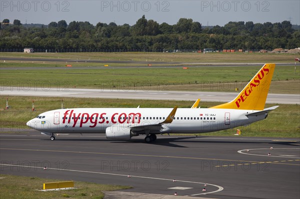 Pegasus flypgs TC-AAJ Boeing 737-800 aircraft on the manoeuvring area