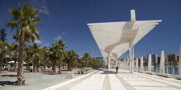 Covered promenade of El Palmeral de las Sorpresas at the port