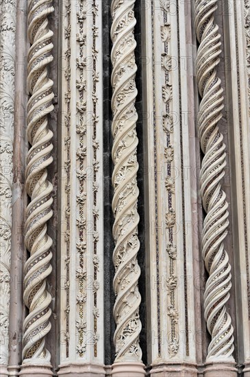 Detail view of columns at the entrance