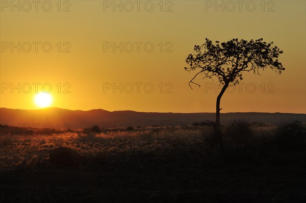 Sunset above the Sesriem Canyon