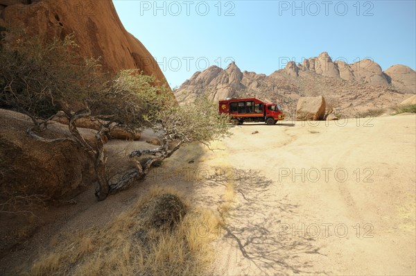 Safari truck