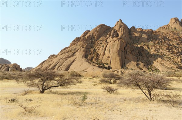 Savannah landscape with granite rocks of the Pontok Mountains