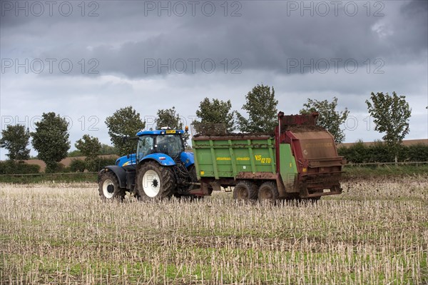 Tractor with muckspeader