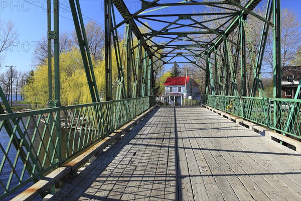 Old bridge in Lery