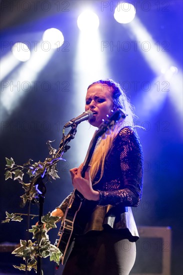 British folk-pop singer Kyla La Grange performing live in the Schueuer concert hall