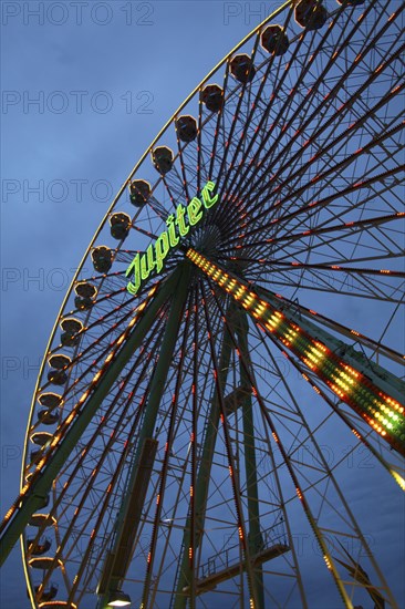 Ferris wheel at dusk