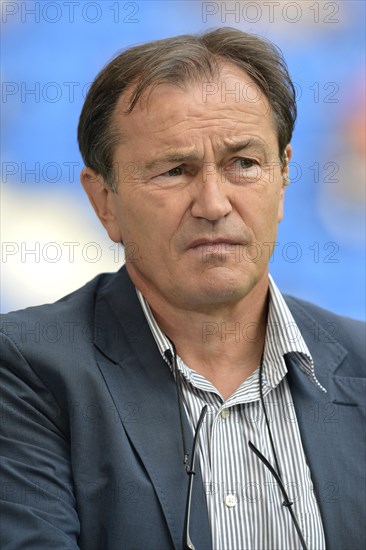 Coach Ewald Lienen