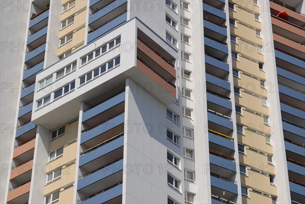 31-story apartment building designed by Walter Gropius