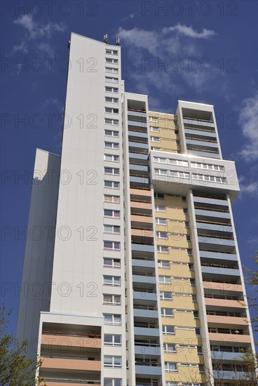 31-story apartment building designed by Walter Gropius