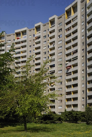 18-story apartment building designed by Walter Gropius