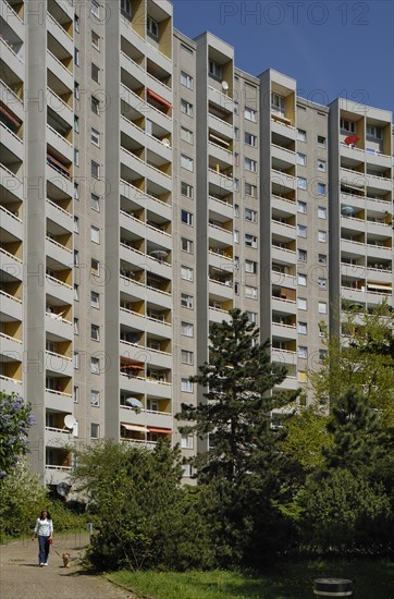 18-story apartment building designed by Walter Gropius