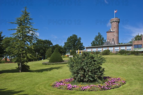 Bismarck Tower on Vogelsberg hill with the Ostseeblick Hotel