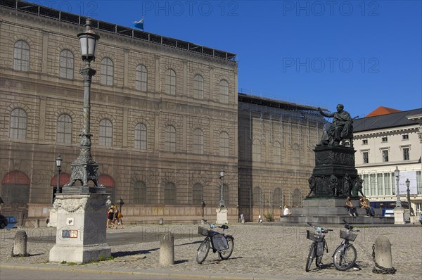 Max-Joseph-platz square