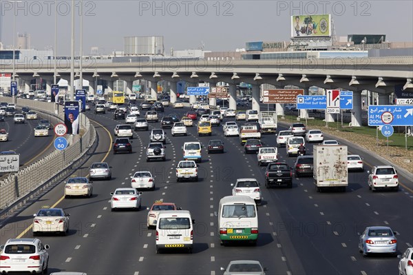 6-lane traffic on Sheikh Zayed Road