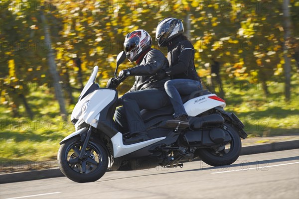 Yamaha X-Max 250 motor scooter