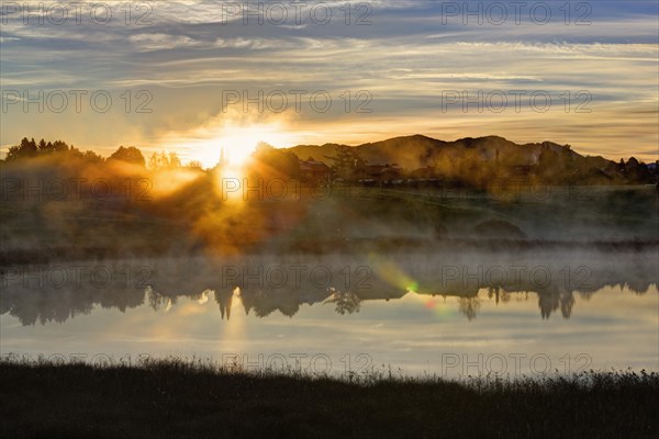 Sunrise on lake Sengsee