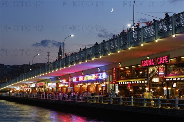 Anglers and restaurants on the Galata Bridge