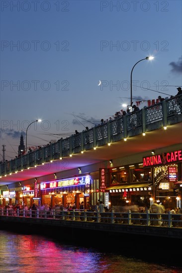 Anglers and restaurants on the Galata Bridge